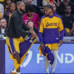 NBA tarihinde bir ilk! LeBron James ve oğlu Bronny James aynı sahada…