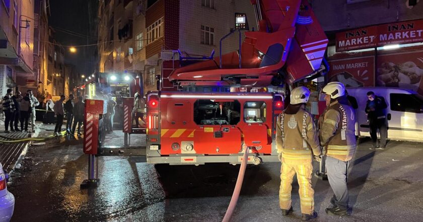 Esenler'in 4 -Storey binasının çatısındaki yangın soyu tükenmişti