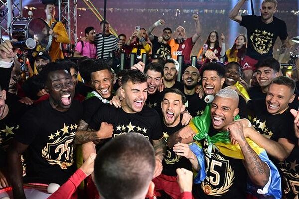 Galatasaray'dan Fenerbahçe'ye 5 yıldız gönderiyor! Video drone ve çizilmiş