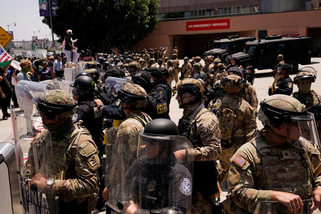 2025-06-10T204648Z_122040116_RC2WZEAA26758_RTMODP_3_USA-MIGRATION-LOS-Angeles