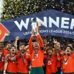 40 -Cristiano Ronaldo, Uefa Milletler Ligi'nin finalini kaybetti! 17 … 17 … fincan fincanı 17 verdi …