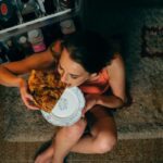 Herkes bu soruyu merak etti: Yemek geceleri kilo veriyor mu? Geceleri aç olduğunda ne yapabilirim? Uyumadan kaç saat önce yemeliyim? Uzmanlar açıkladı …