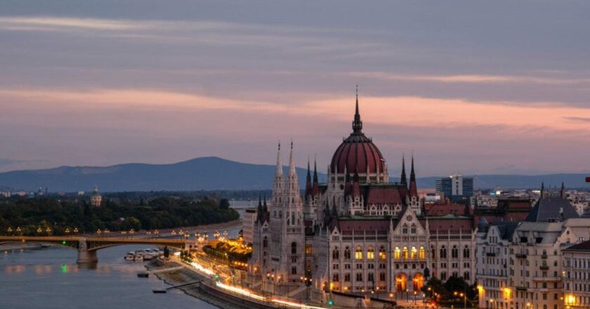 Macaristan'da ziyaret edilecek yerler: Budapeşte, Debrecan. Pecs … Macaristan'da nerede kalmalı? Ne, nerede yenir?