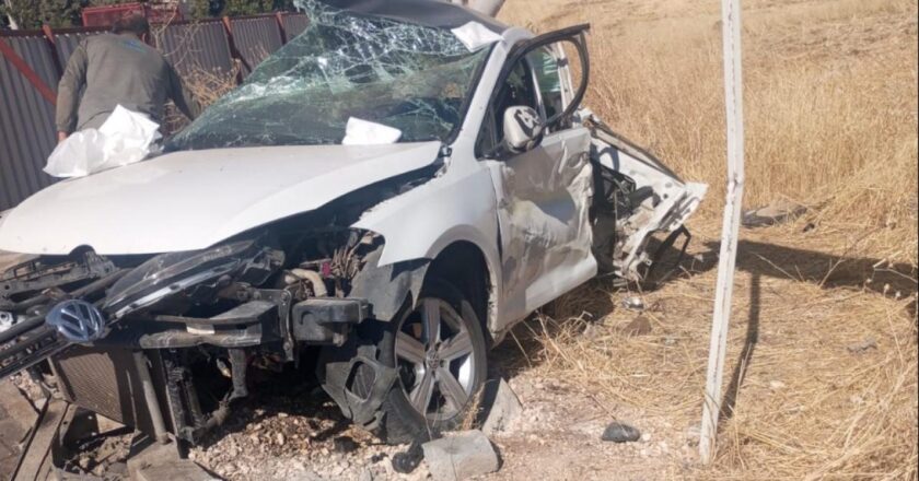 Diyarbakır'da bir belediye otobüsü bir arabayla çarpıştı: 1 ölü