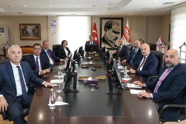RTÜK'te görev değişikliği! Ebubekir Şahin: “Bayrağı emin ellere bırakmanın huzurunu yaşıyorum”