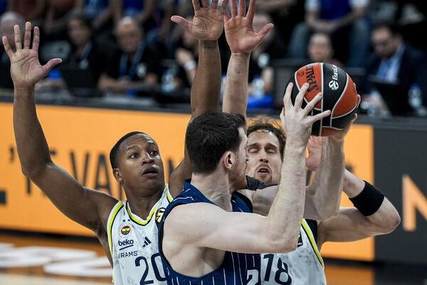 THY EuroLeague Türkiye derbisini F.Bahçe Beko kazandı! Anadolu Efes'i mağlup ettiler