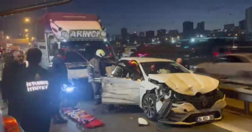 TEM’de zincirleme trafik kazası: Üç şerit kapandı!