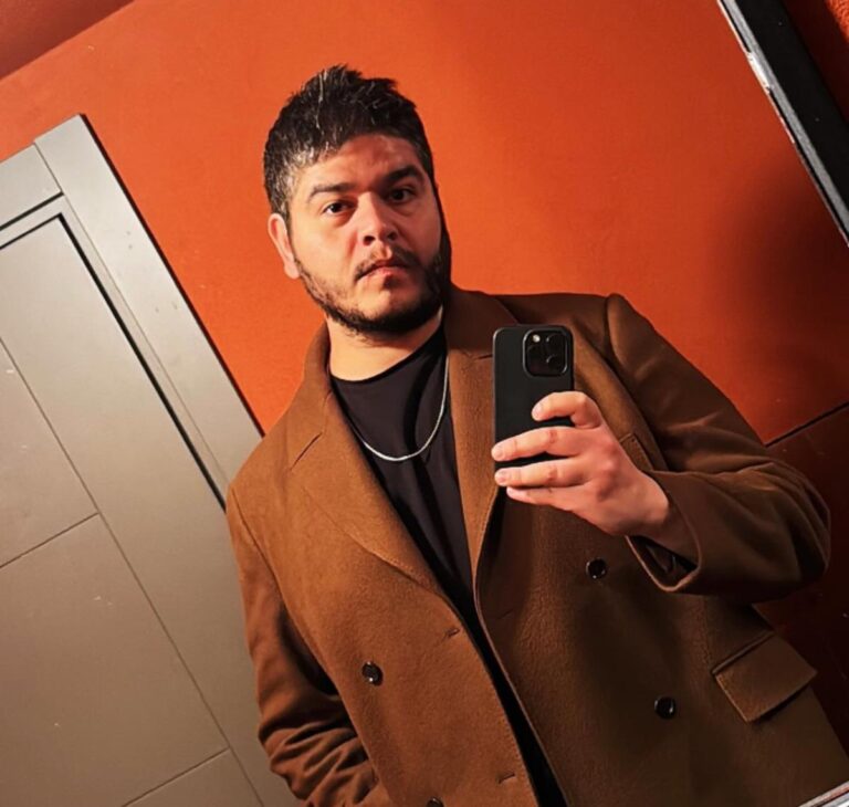 Uzak Şehir’in Kadir’i Burak Şafak nişanlandı! Sır gibi sakladığı sevgilisi